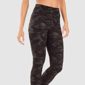 High-Waisted PowerHold 7/8 Leggings (Camo)